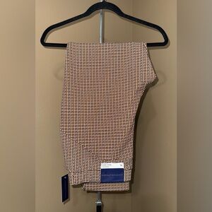 NWT ADRIENNE VITTADINI Straight Legs Magic Waist Womans Pants. Size XL.